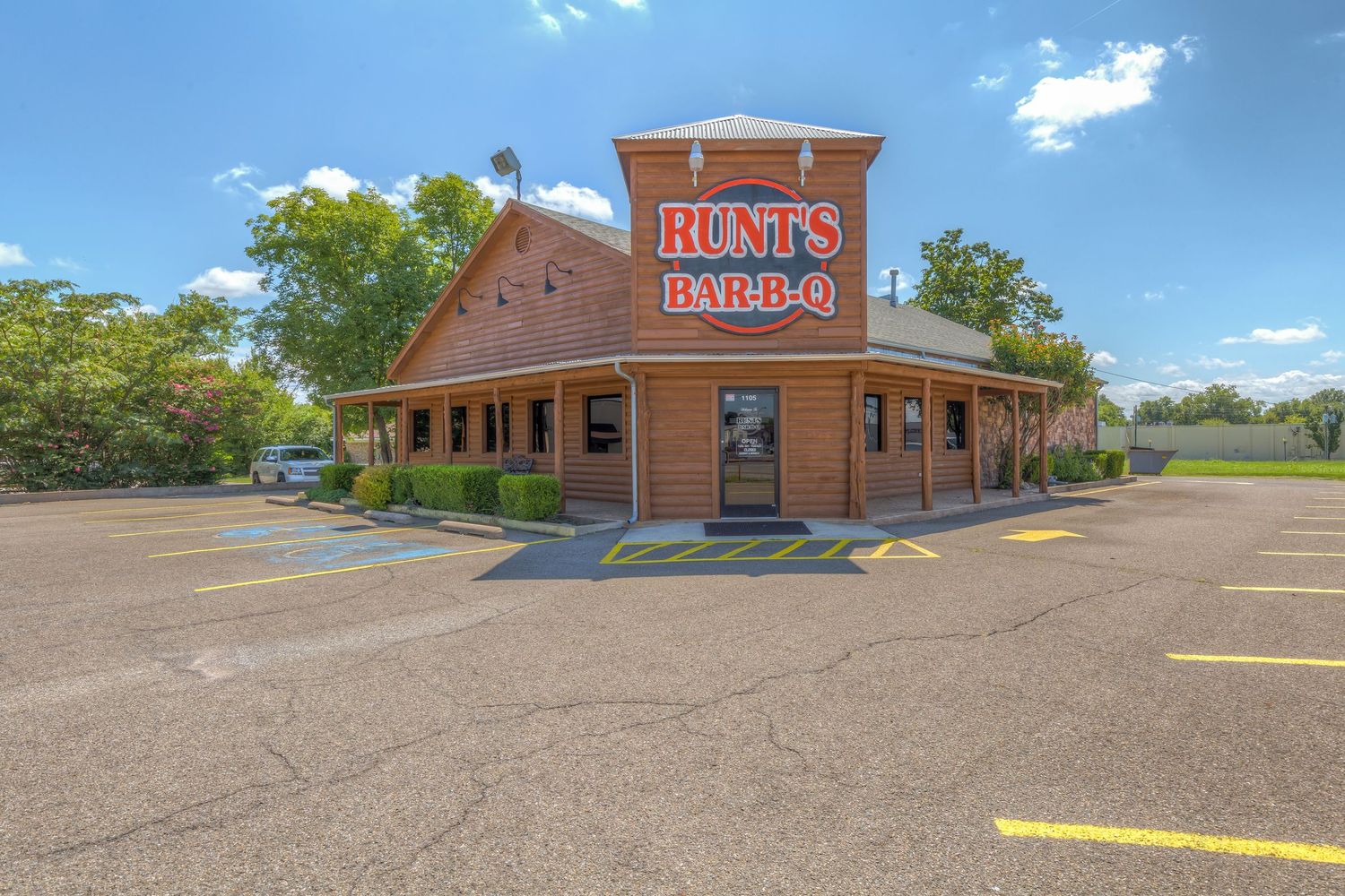 Runts BBQ: 1105 W Cherokee St, Wagoner, OK 74467